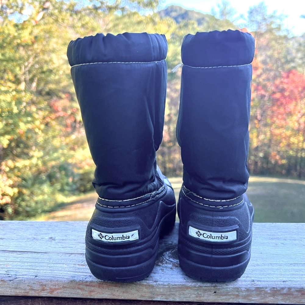 COLUMBIA Kids Snow Boots- Black/gray/ Yellow stitching -Sz 12 - Picture 3 of 6